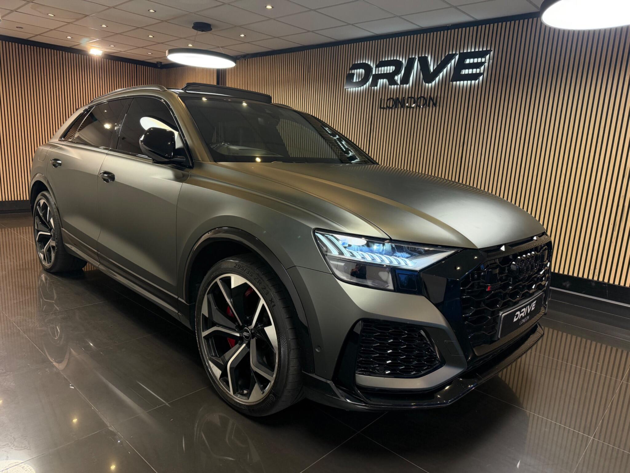 Audi RSQ8